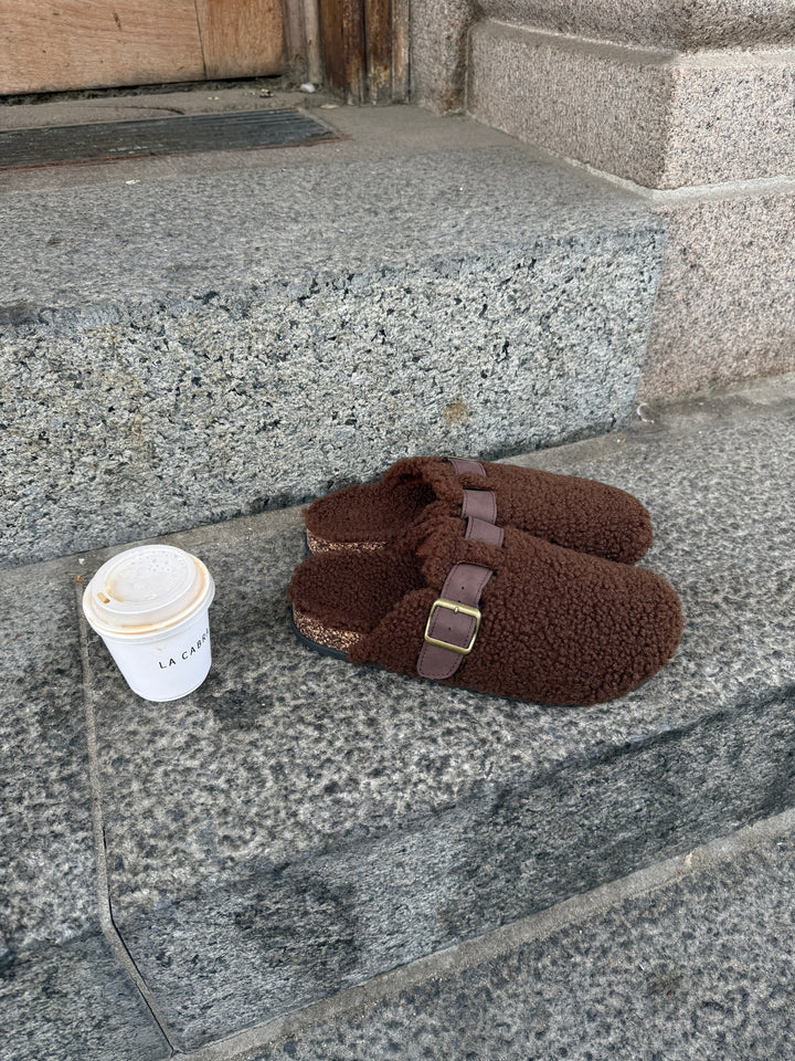 Alexandra Teddy Slippers - Dark brown