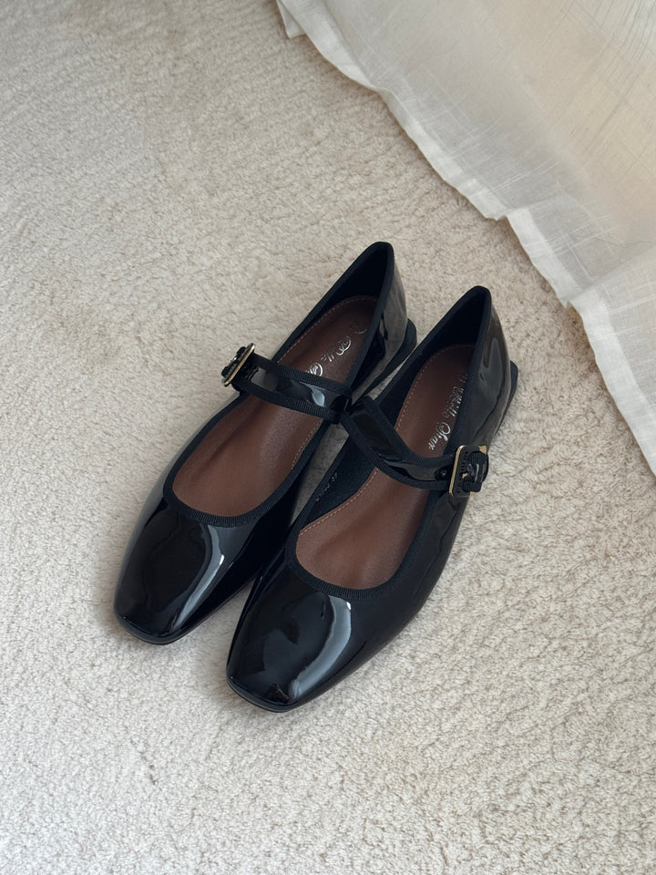 Line Ballerina - Black