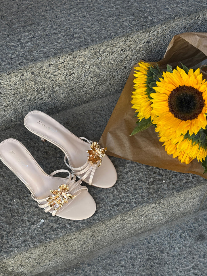 Petra Flower Mule - Beige