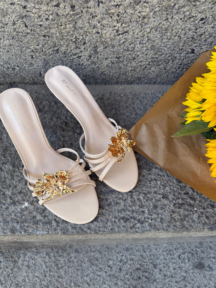 Petra Flower Mule - Beige