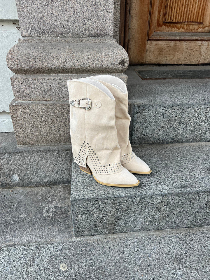 Lina Stud Boots – Sand