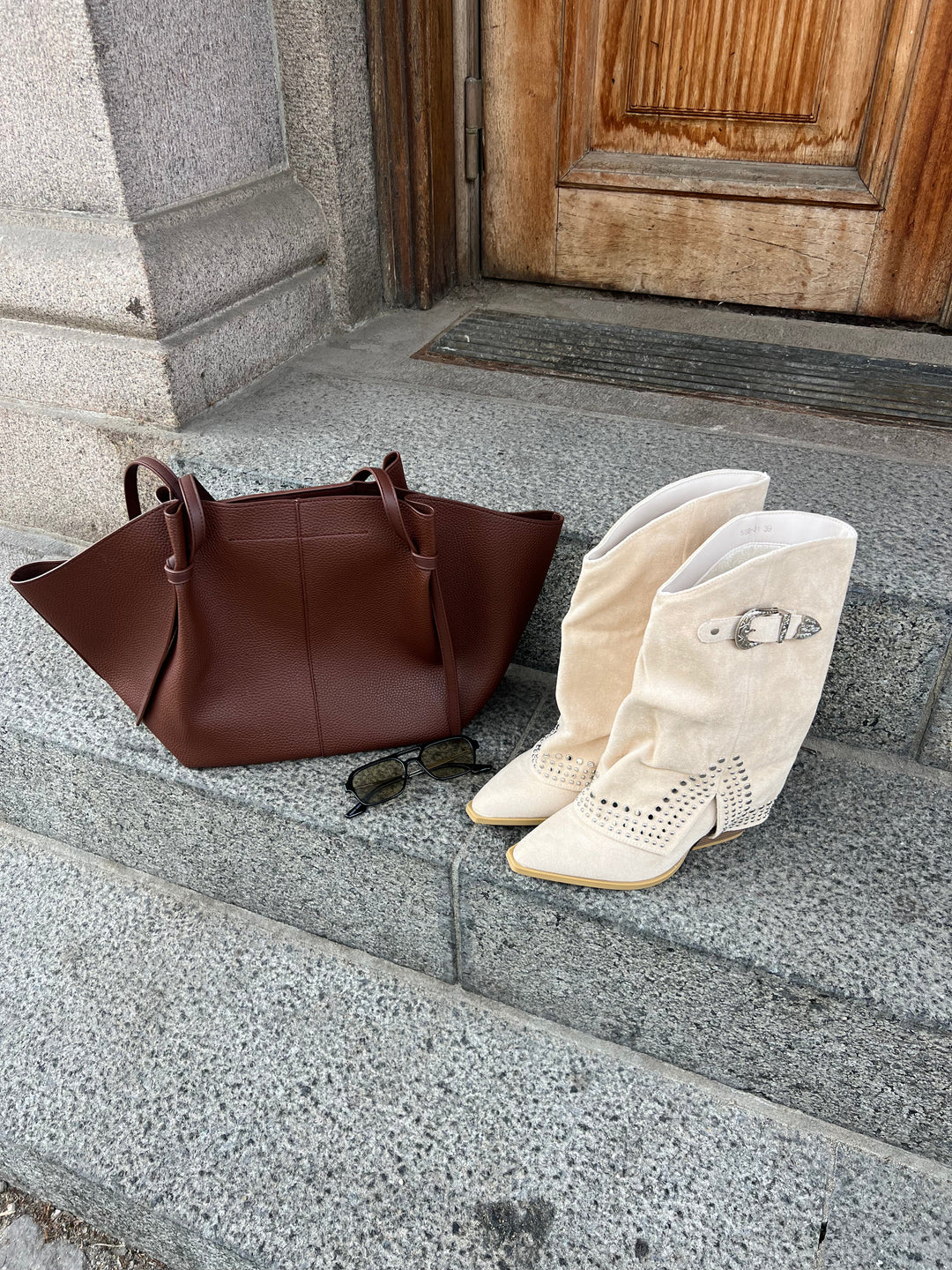 Lina Stud Boots – Sand