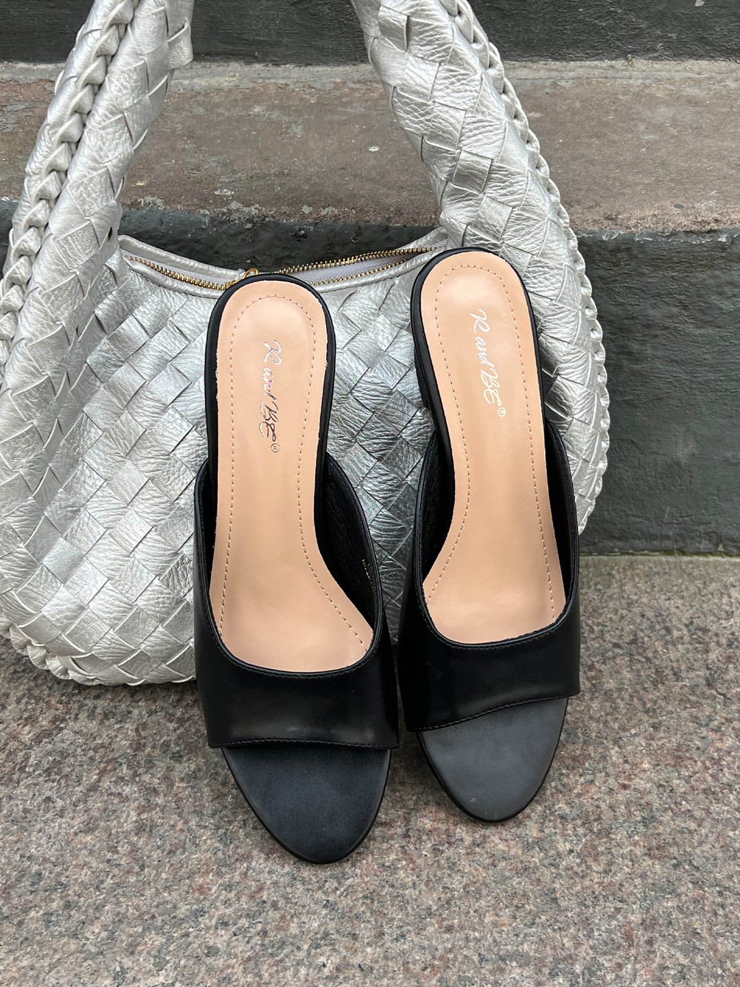 Elsa Slingback Kitten Heel - Black