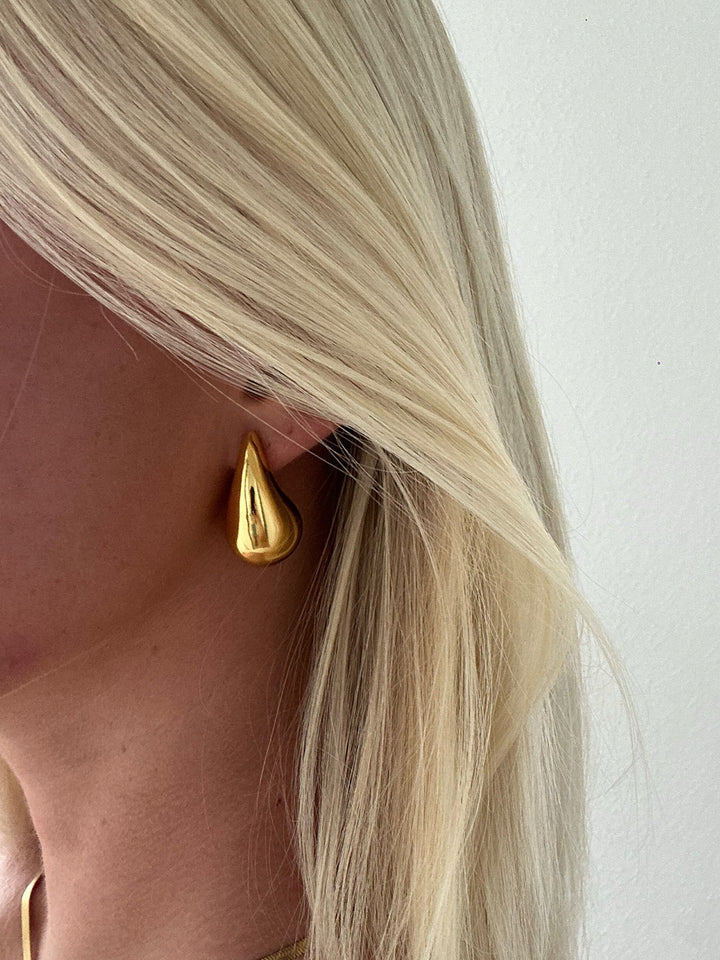 Sascha Large Drop Earrings - Gold