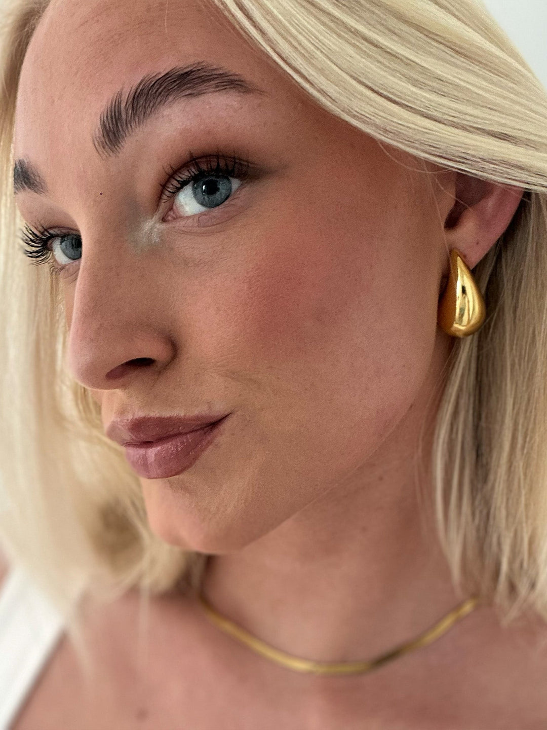 Sascha Large Drop Earrings - Gold